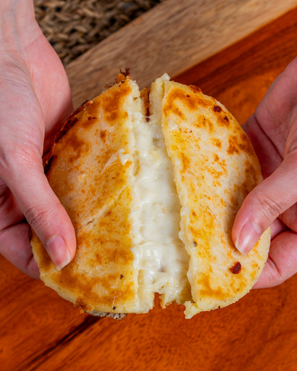 Arepa Rellena de Queso · Pequeñas